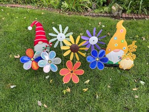 lot 75 image: Flower Pinwheels Garden Yard Art Plus Gnomes