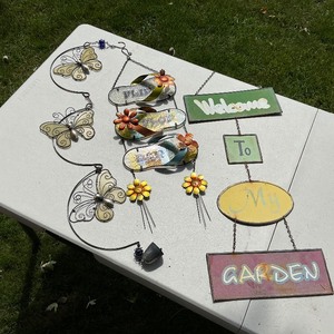 lot 82 image: Outdoor Garden Patio Hanging Home Dcor