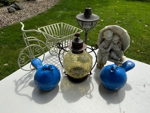 lot 83 image: Misc Garden Yard Art Dcor