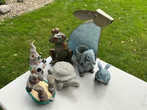 lot 84 image: Misc Garden Yard Art Dcor