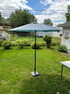 lot 91 image: Patio Umbrella