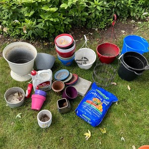 lot 94 image: Misc. Planting Pots, Baskets, and Buckets