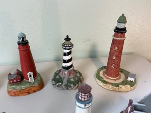 lot 21 image: Light house Home Dcor Lot