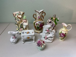 lot 24 image: Misc. Vintage Home Dcor Lot
