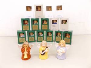 Lot of 18 MINT CONDITION Annual Hummel Christmas Bells