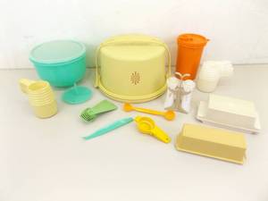 Lot of Misc Vintage Rarer Tupperware Including Measuring Cups, Cake Holder, etc.