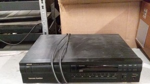 lot 142 image: Used Harman Kardon HD 7000 Stereo Compact Disc Player