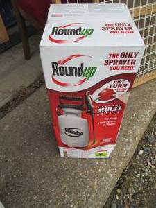lot 242 image: New in box Roundup 2-Gallon multi-n...