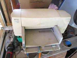lot 250 image: Vintage HP Desk jet 720c printer...
