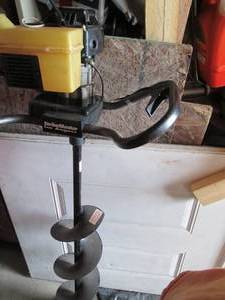 lot 3 image: Strike Master gas powered Ice Auger...