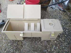 lot 169 image: Plastic storage bench