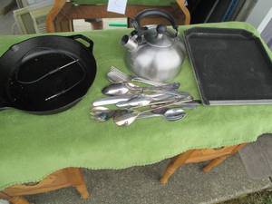 lot 178 image: Kitchen ware and a Lodge pan