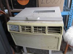lot 96 image: Vintage Whirlpool Window air condit...