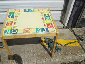 lot 217 image: Vintage child size table plus chain...