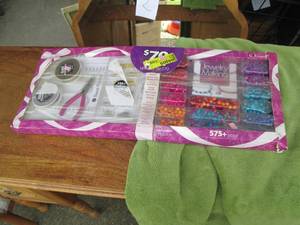 lot 130 image: Create Cousin jewelry making kit...