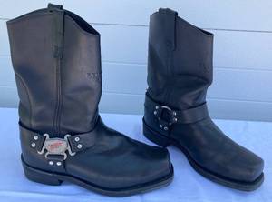 lot 20 image: Red Wing Black Leather Boots- Size 12