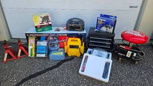 lot 11 image: Collection of Car Care and Improvement
