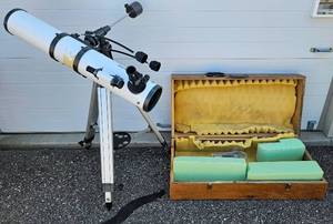 lot 21 image: Meade Telescope with Stand