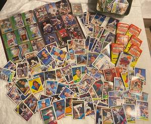 lot 120 image: Large Assortment of Baseball Cards - Various Brands and Years