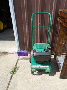 Coleman powermate 2500 generator. Worked when last used about a year ago. As shown.