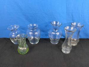 lot 90 image: Set of 6 Glass Flower Vases 6 to 9 Tall