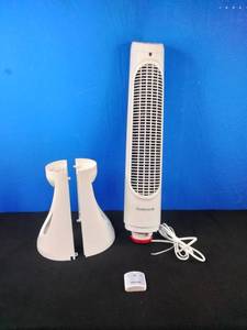 lot 108 image: Honeywell QuietSet Whole Room Tower Fan - White