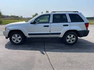 2006 Jeep Grand Cherokee Laredo - 4X4