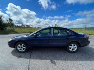 2001 Ford Taurus SE - 68,459 MILES