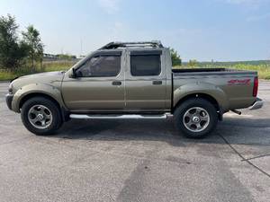 2002 Nissan Frontier XE-V6 - 4X4