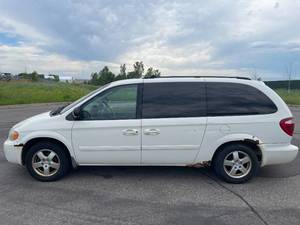 2006 Dodge Grand Caravan SXT - 2 OWNERS