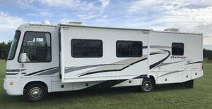 2005 Damon Challenger 33ft Motorhome