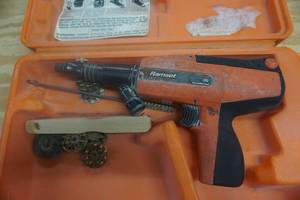 lot 7 image: Ramsit Model D60 .25 Caliber Powder Actuated Nail Gun