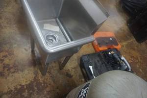 lot 17 image: Stainless Steel Mini Sink