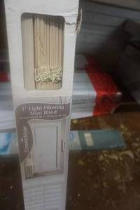 lot 32 image: Country Style 1 Light Filtering Mini Blinds