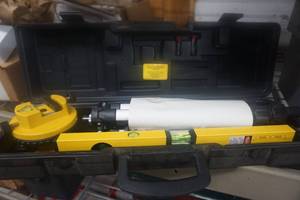 lot 50 image: Cen Tech 16 Laser Level With Rotating Laser Head, Tripod Stand and Case
