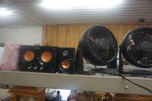 lot 86 image: Mini Stereo System With 2 Desk Top Fans