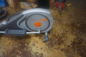 lot 85 image: Bladez Motion Home Trainer Elliptical Exercise Machine
