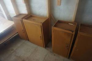 lot 96 image: Full Set of Kitchen Cabinets