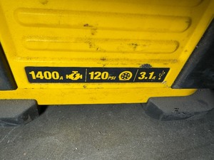 lot 32 image: DeWalt Booster Pack