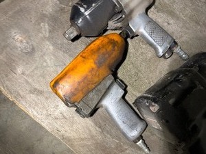 lot 55 image: Five Air Impact Wrenches