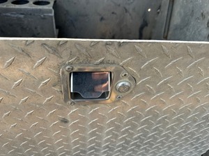 lot 18 image: Aluminum Tool Box