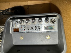 lot 24 image: Five Cobra CB Radios