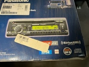 lot 25 image: Panasonic Radio in Box