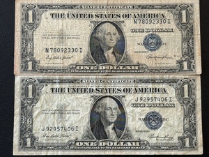 (2)1935 E $1 Dollar Silver Certificates