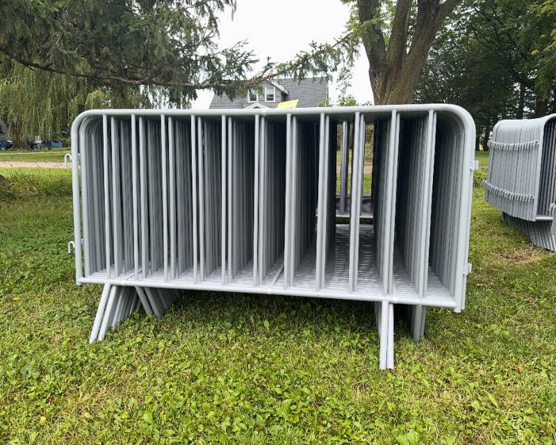 lot 123 image: Steel Fence Crowd Control Barrier 40 pcs