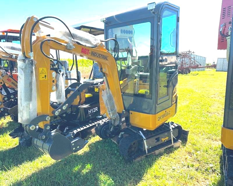 lot 49 image: 2024 Mini Excavator QK18RXS-C