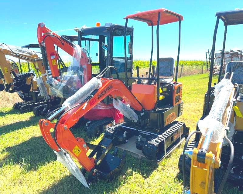 lot 44 image: 2024 AGT Mini Excavator QH12R