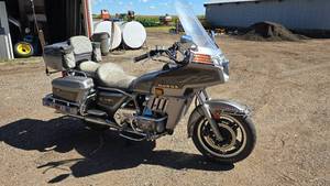 lot 3 image: Halted - Please contact affiliate - 1982 Honda Aspencade Motorcycle  non-running