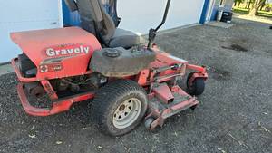 lot 1 image: 60 Inch Gravely Promaster Zero Turn Lawnmower (needs work)