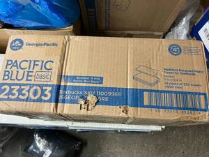 lot 105 image: 4000 Pacific Blue Multifold Paper Towles